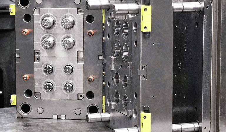 Plastic injection mold tooling